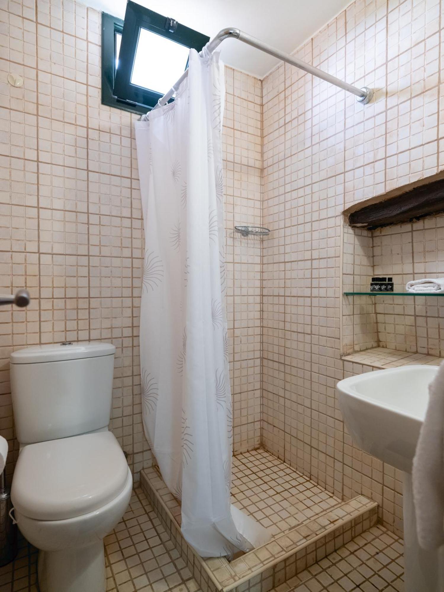 Orne Ornus Traditional House מראה חיצוני תמונה