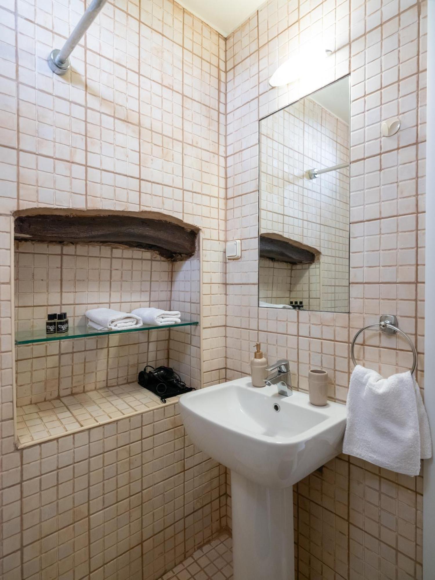 Orne Ornus Traditional House מראה חיצוני תמונה