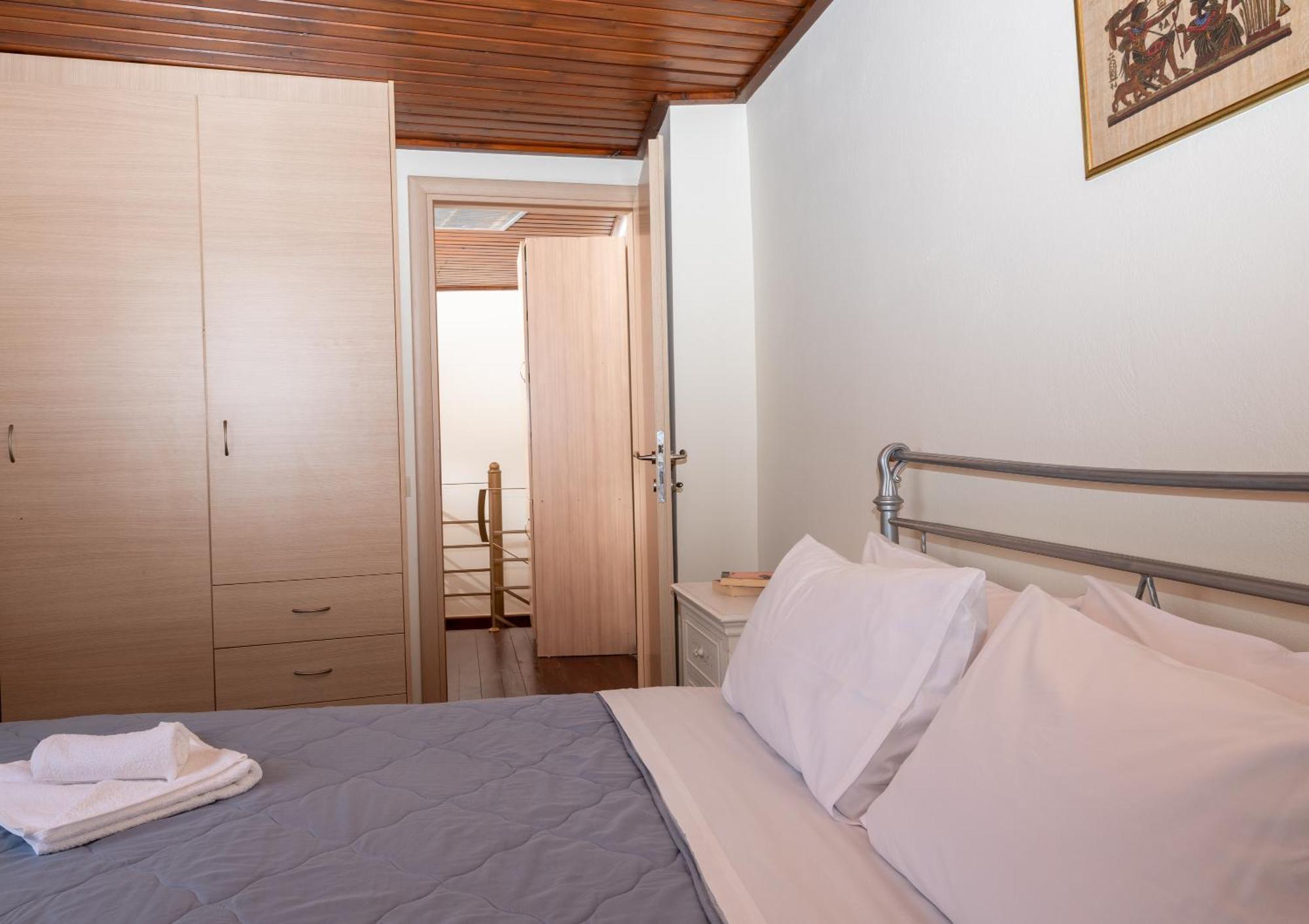 Orne Ornus Traditional House מראה חיצוני תמונה