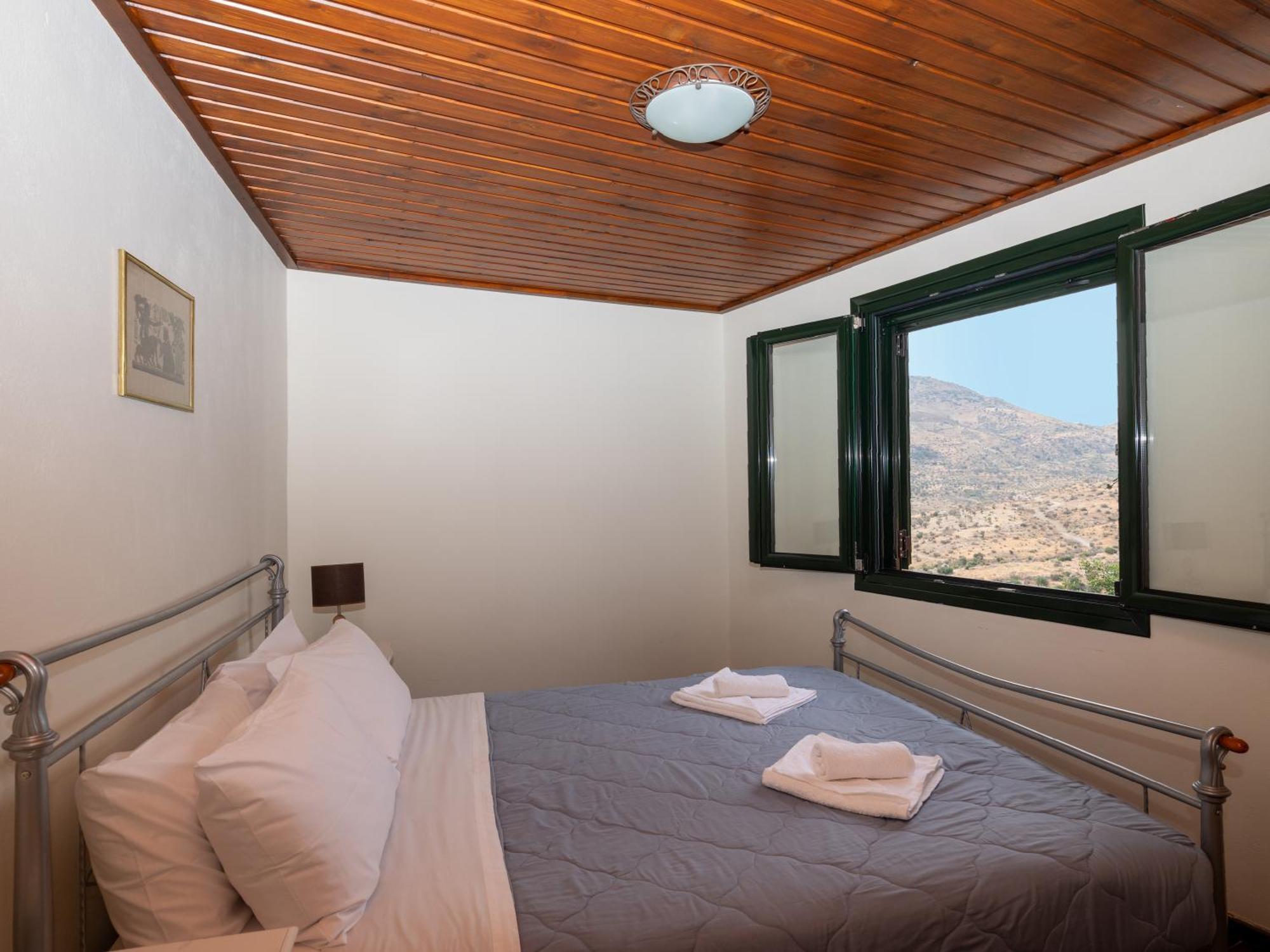 Orne Ornus Traditional House מראה חיצוני תמונה