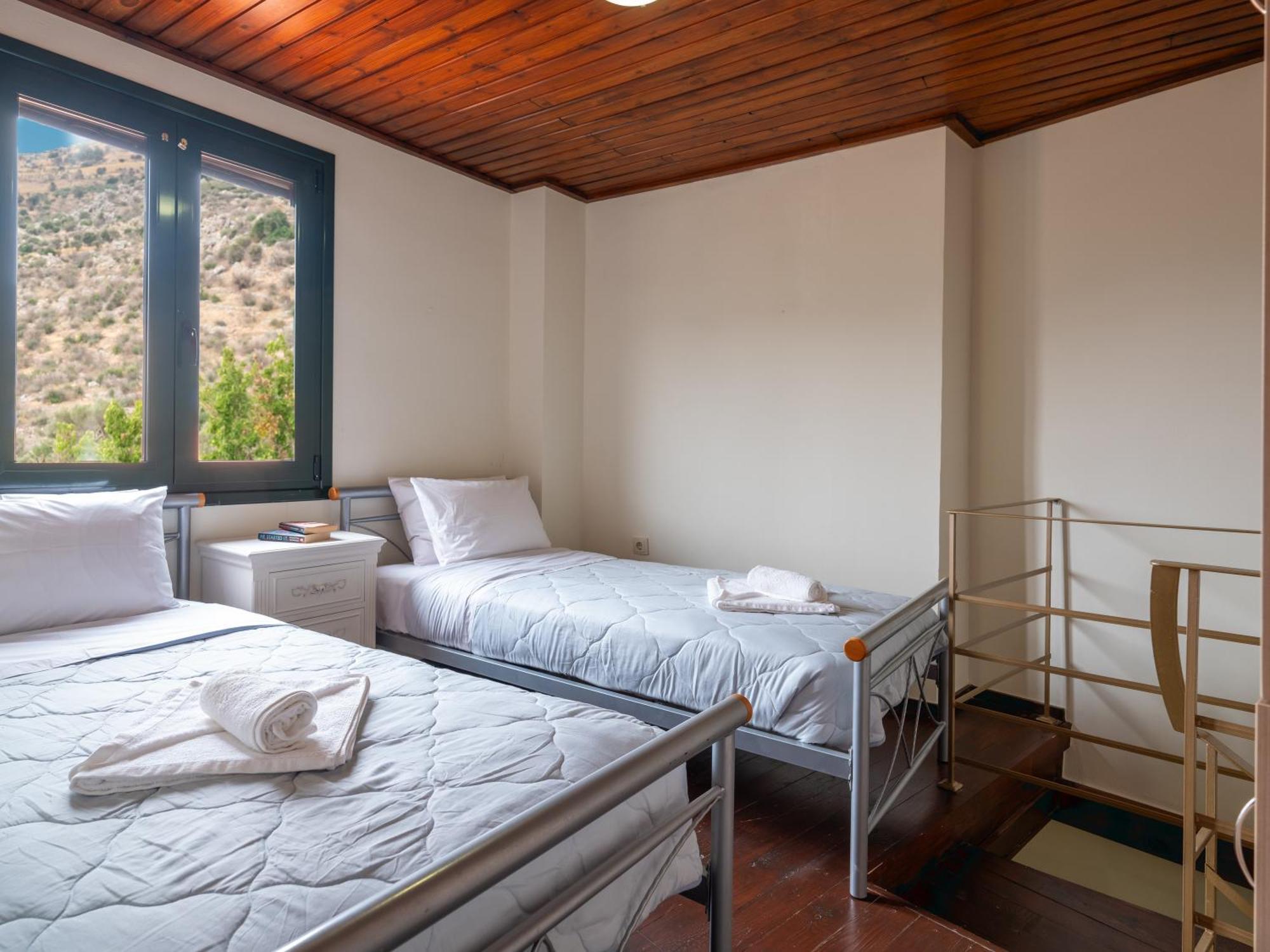 Orne Ornus Traditional House מראה חיצוני תמונה