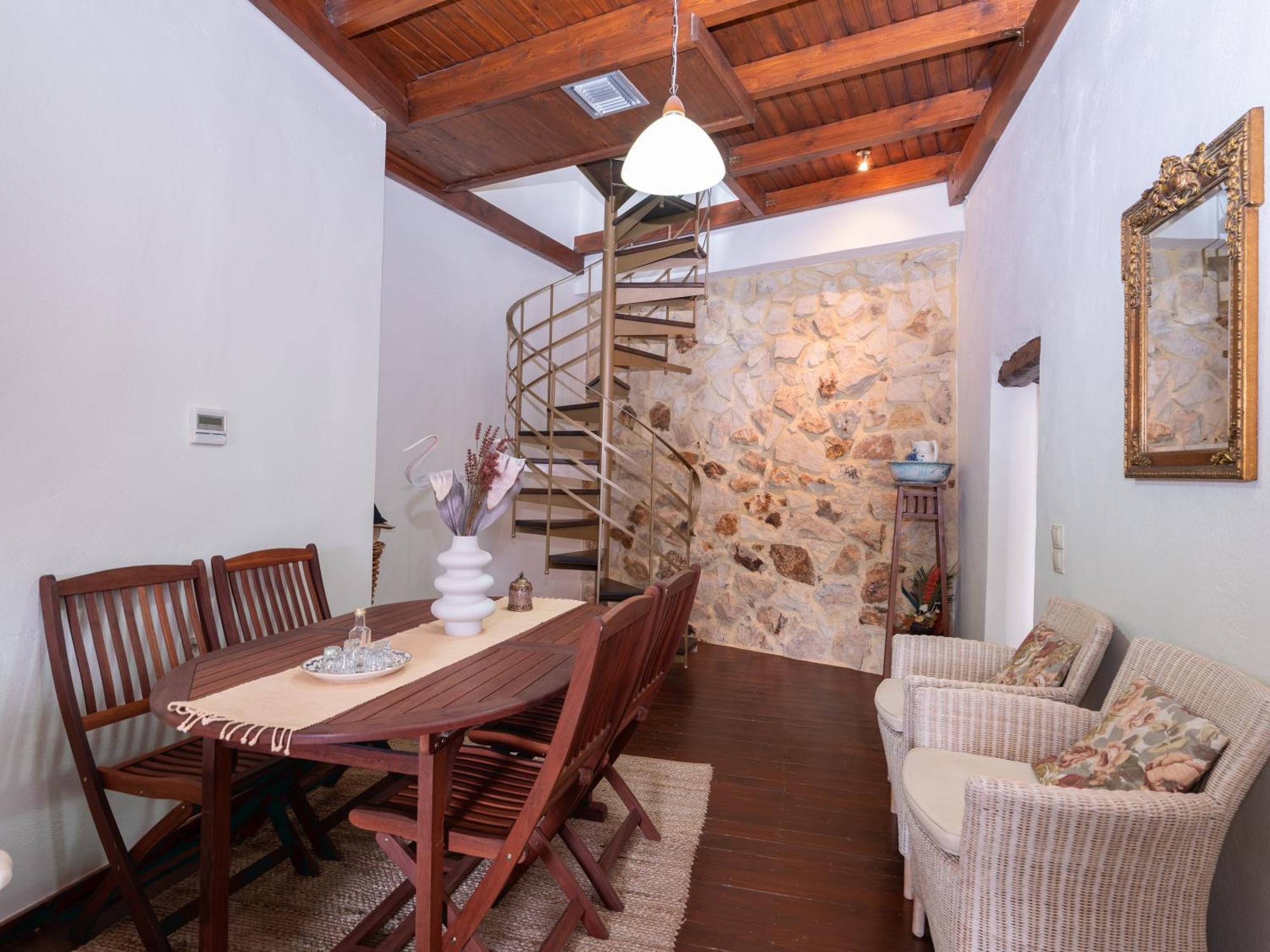 Orne Ornus Traditional House מראה חיצוני תמונה