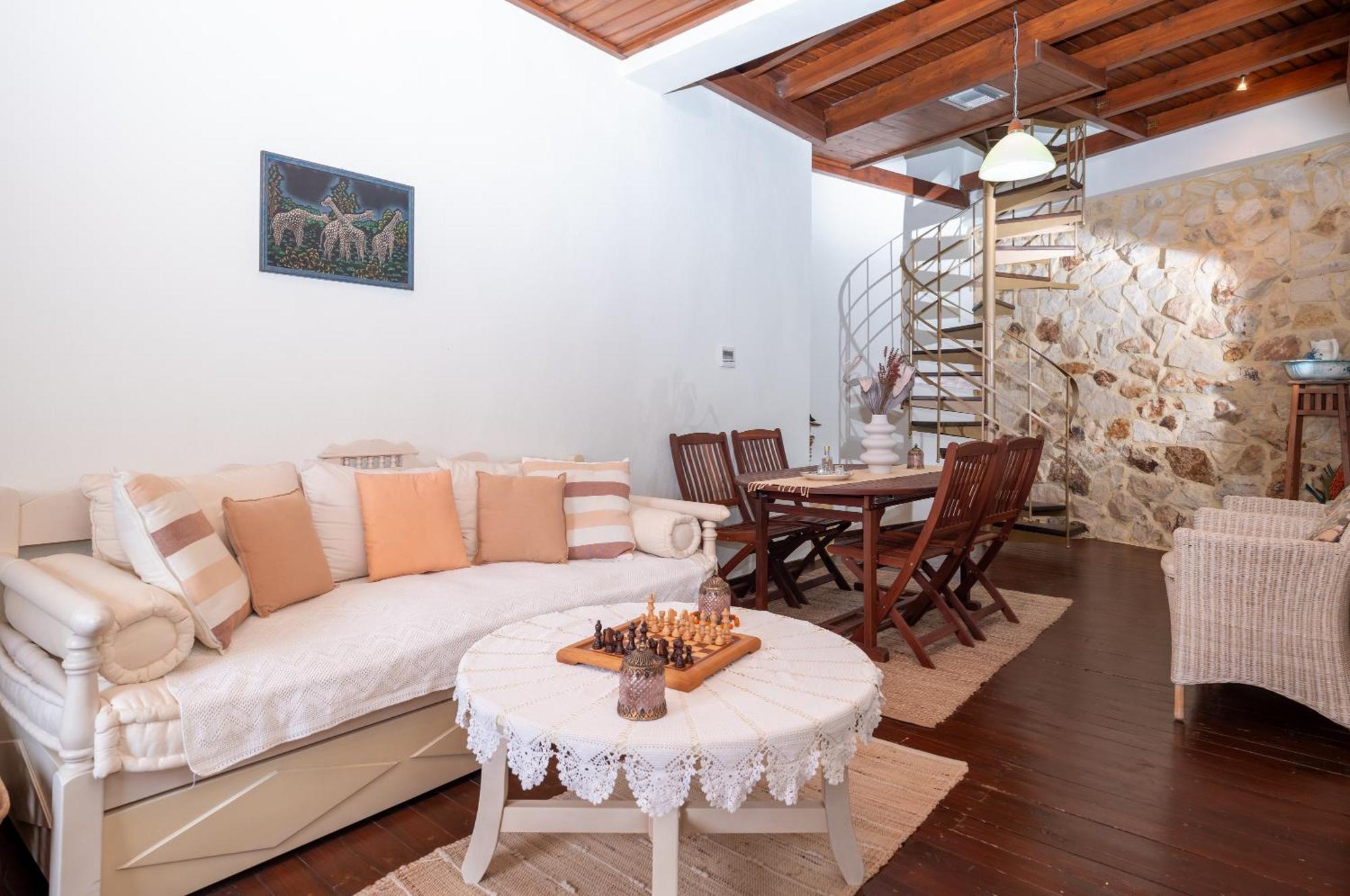 Orne Ornus Traditional House מראה חיצוני תמונה