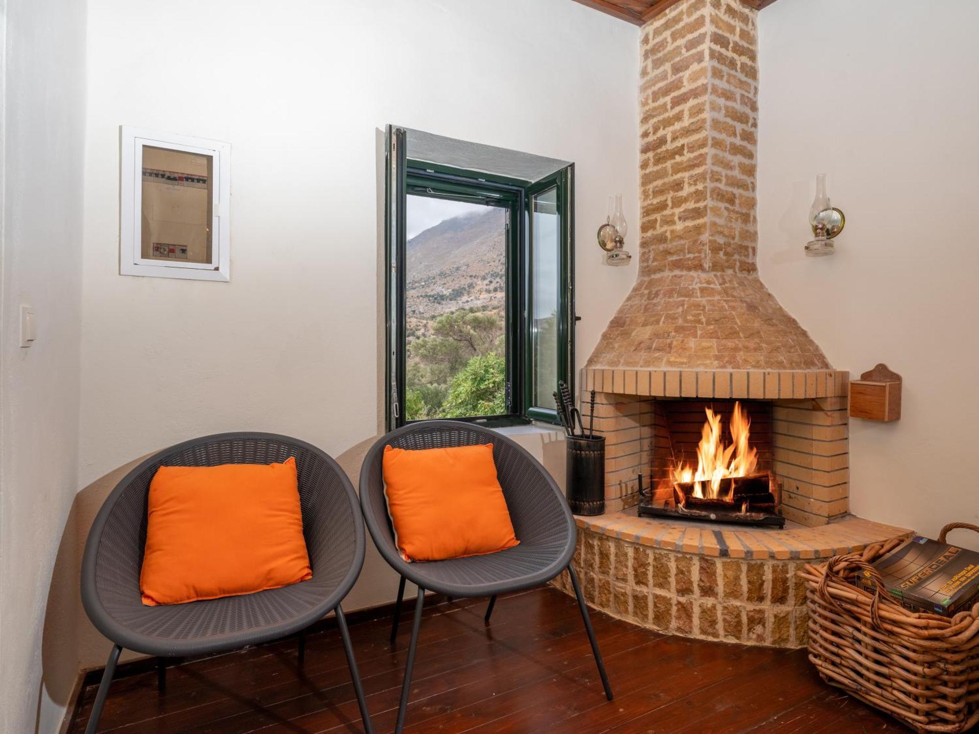 Orne Ornus Traditional House מראה חיצוני תמונה